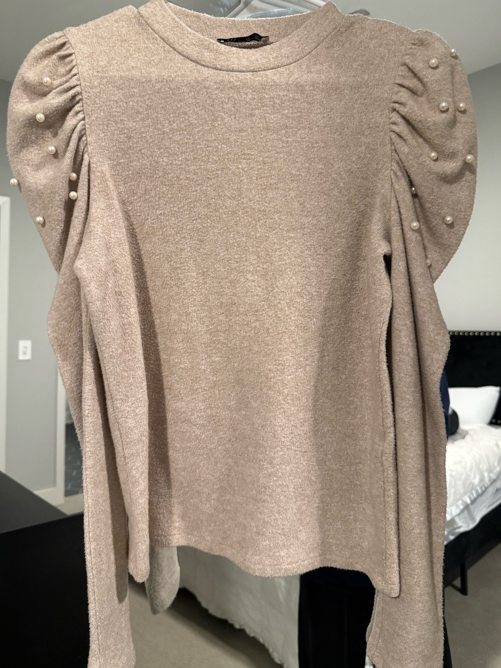 Zara: Pearl-Accent Puff Sleeve Sweater
